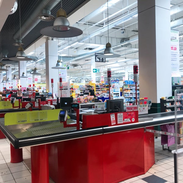 Géant Casino Grocery Store