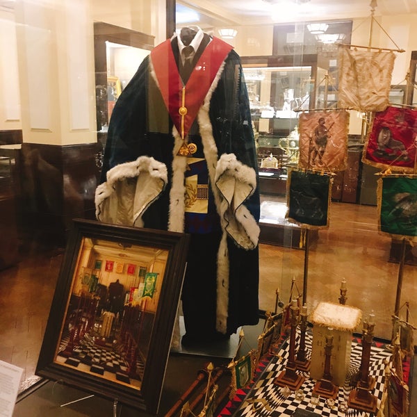 Das Foto wurde bei Museum of Freemasonry von Baltazar S. am 5/14/2018 aufgenommen