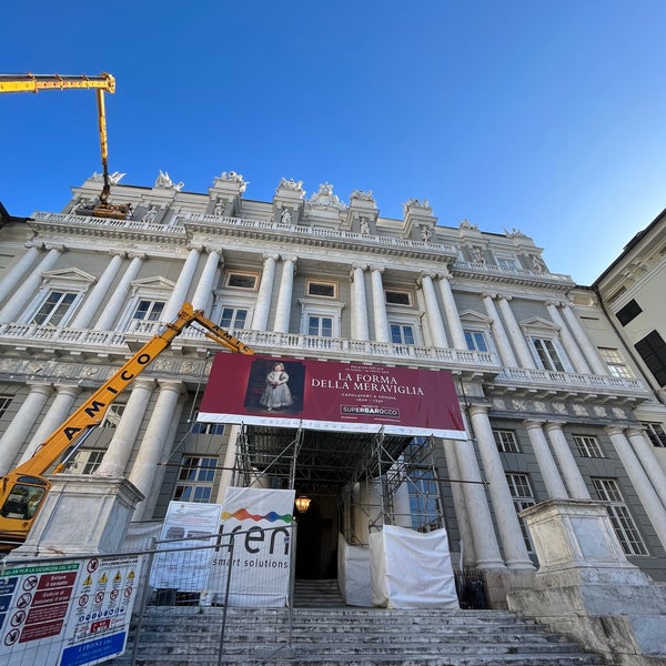 Foto tirada no(a) Palazzo Ducale por Baltazar S. em 4/15/2022