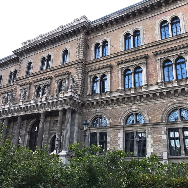 5/11/2019 tarihinde Baltazar S.ziyaretçi tarafından Budapesti Corvinus Egyetem Központi Könyvtár'de çekilen fotoğraf