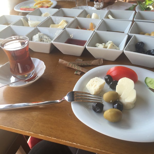 Foto tirada no(a) Ovalı Konya Mutfağı por Sercan M. em 11/15/2015
