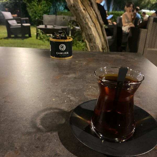 Foto tirada no(a) Çamlıca Cafe &amp; Bistro por Salih A. em 7/19/2021