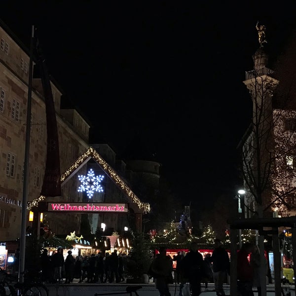รูปภาพถ่ายที่ Stuttgarter Weihnachtsmarkt โดย Summer เมื่อ 12/5/2018
