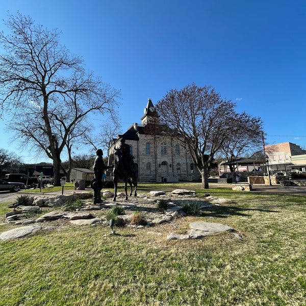 Glen Rose Downtown Square 4 tips from 272 visitors