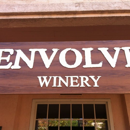 9/26/2012にCoreeがEnvolve Wineryで撮った写真