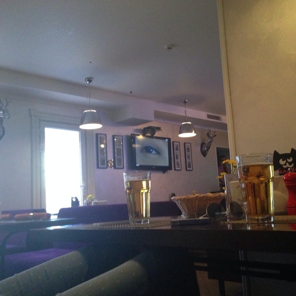 Das Foto wurde bei Hotel Blues 3* and Restaurant Crazy Hunter von Yula  am 3/27/2014 aufgenommen