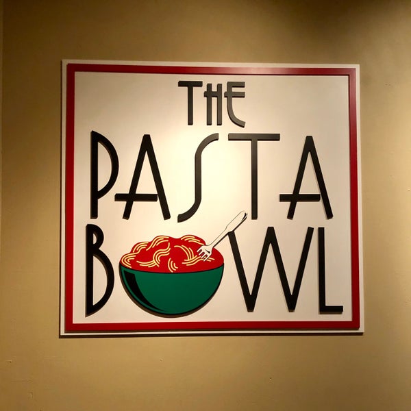 Das Foto wurde bei The Pasta Bowl von John R D. am 3/23/2018 aufgenommen