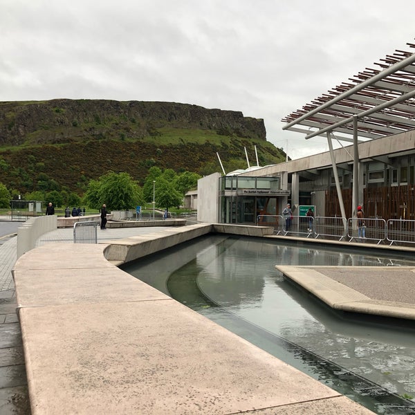 Foto tirada no(a) Scottish Parliament por John R D. em 5/25/2019