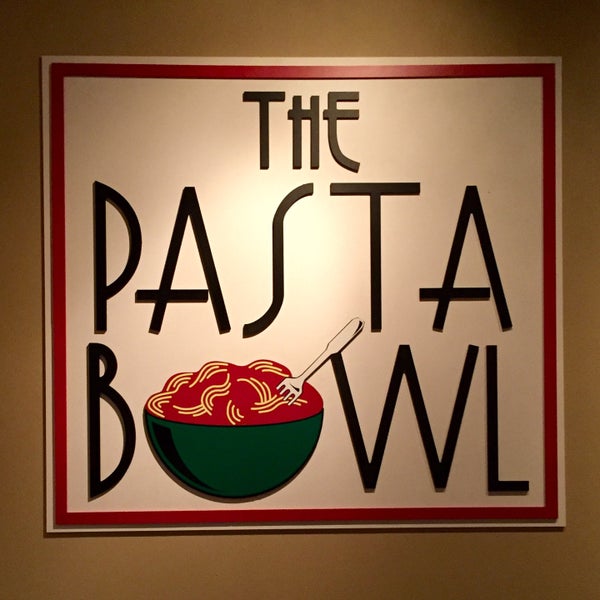 รูปภาพถ่ายที่ The Pasta Bowl โดย John R D. เมื่อ 11/24/2016