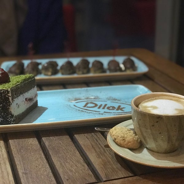 Foto diambil di Dilek Pasta Cafe &amp; Restaurant Halkalı Kanuni oleh Beyza G. pada 5/26/2018