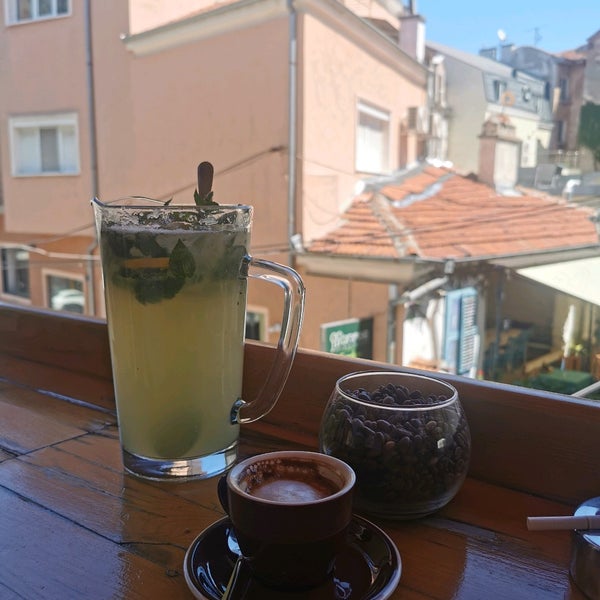 Dwell Coffee House Kafe