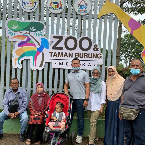 Photo taken at Zoo Melaka by Azzim A. on 9/3/2022