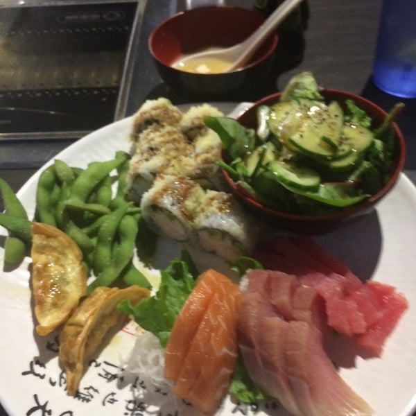 6/5/2018 tarihinde David M.ziyaretçi tarafından Ohya Sushi, Korean Kitchen &amp; Bar'de çekilen fotoğraf