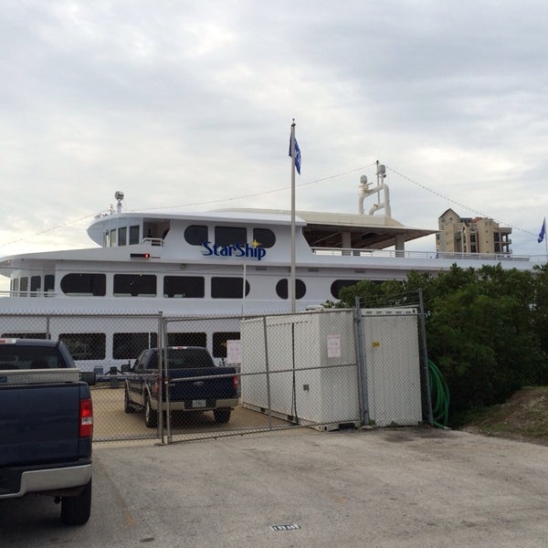 3/5/2014にGeorge S.がYacht StarShip Dining Cruisesで撮った写真