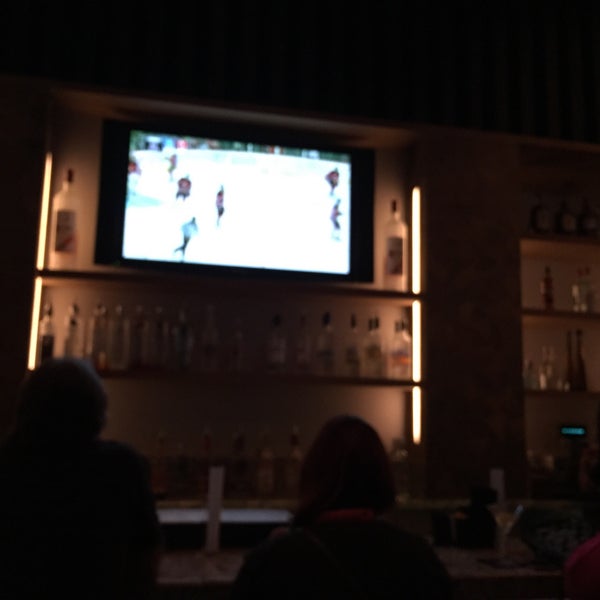 Only place you can find a Rangers game on TV at the Borgata. Good sliders and service!