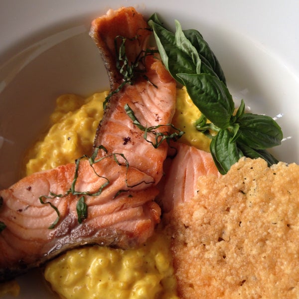 Try the salmon risotto: a pure pleasure