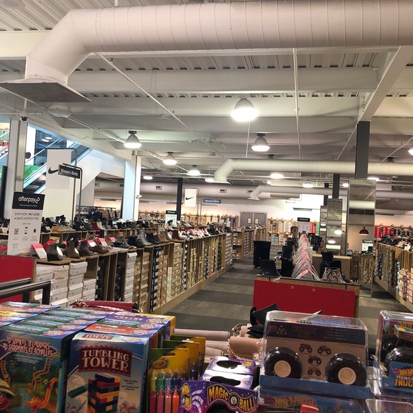 Shoe Store in Paramus, NJ, Garden State Plaza Finish Line