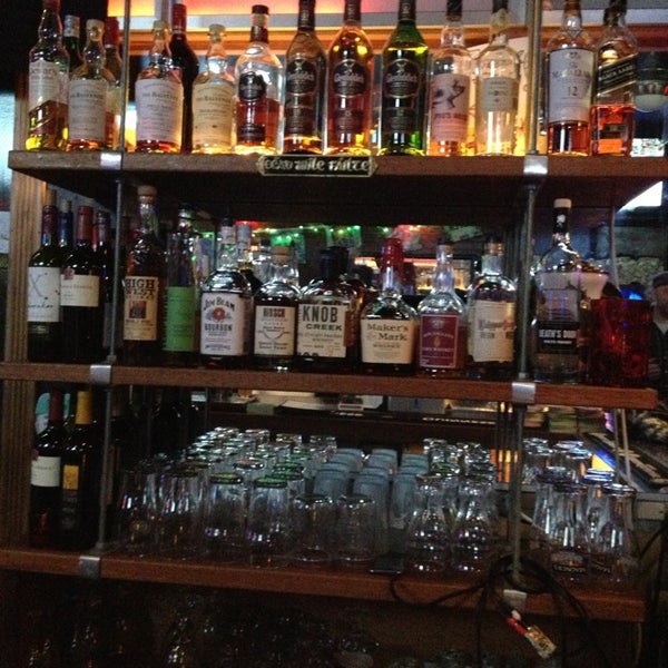 Foto tomada en Joco&#39;s Bar &amp; Kitchen  por Keyu W. el 3/22/2013