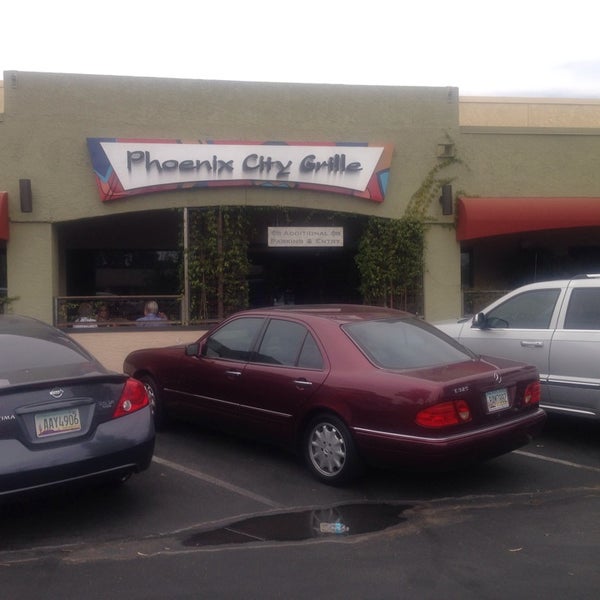 6/15/2014 tarihinde Irene V.ziyaretçi tarafından Phoenix City Grille'de çekilen fotoğraf