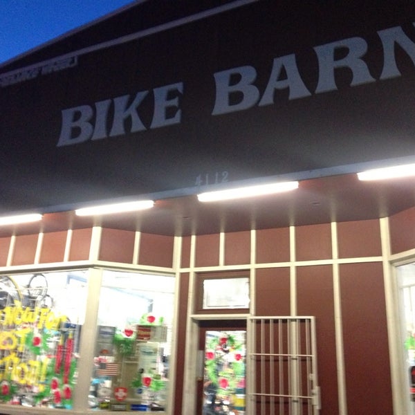 12/18/2013에 Irene V.님이 Bike Barn에서 찍은 사진
