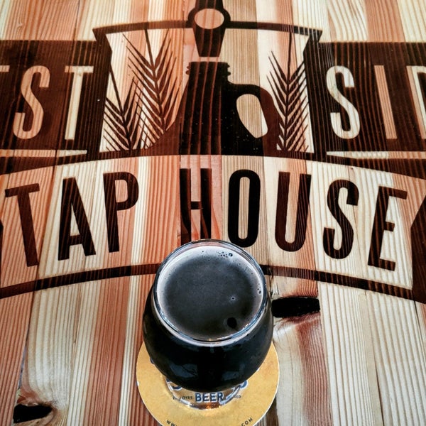 Photo taken at Westside Taphouse &amp; Growler Fill by Tristan P. on 6/26/2019
