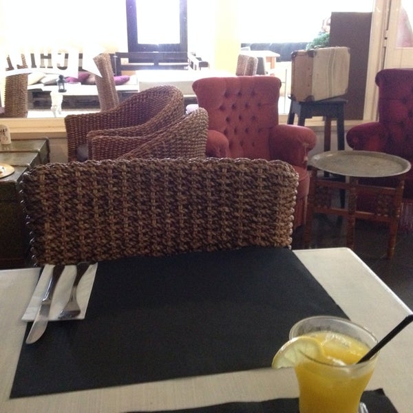 Foto tirada no(a) Be Chill, Restaurante Bar &amp; Lounge por Pedro N. em 11/28/2014