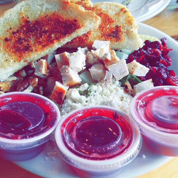 Glacier Grill &amp; Pizza American Restaurant in Corum