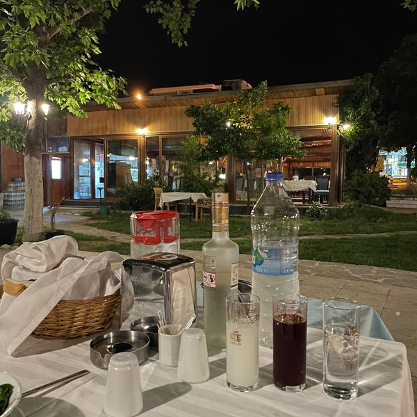 Das Foto wurde bei Hayma Restaurant von Şükrü E. am 6/20/2022 aufgenommen