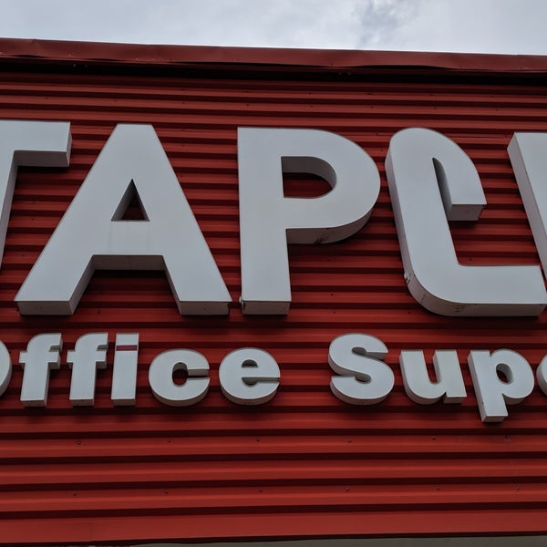 Staples Tienda de artículos de papelería/oficina en Newark