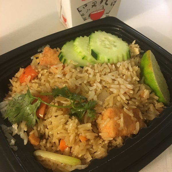 I ordered to delivery, food came hot and every thing was so fresh and full of flavor. Try the papaya salad, salmon fried rice and pumpkin curry, yummmmmy