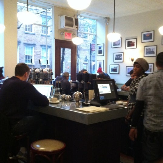11/27/2012 tarihinde Jeremy G.ziyaretçi tarafından Cafe Minerva'de çekilen fotoğraf