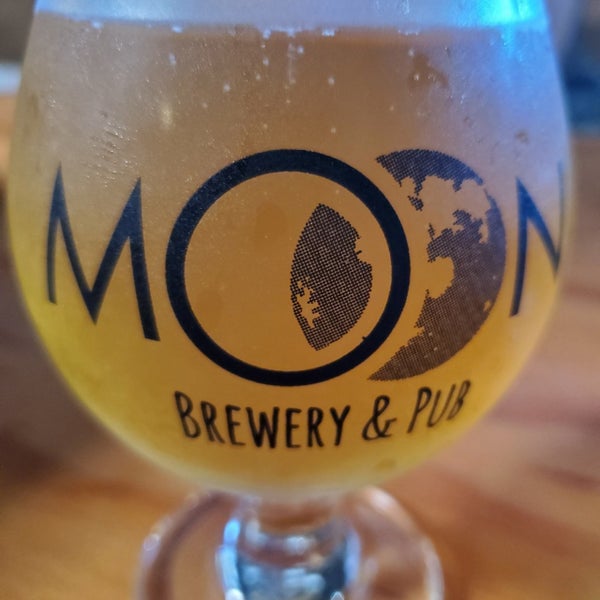 Photo taken at Moon Under Water Pub &amp; Brewery by Dave S. on 6/21/2020