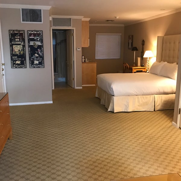 8/12/2017 tarihinde Morgan H.ziyaretçi tarafından Beverly Hills Plaza Hotel &amp; Spa'de çekilen fotoğraf