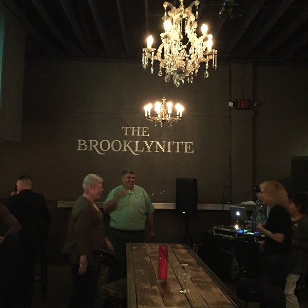 Foto tomada en The Brooklynite  por Margaret T. el 3/18/2017