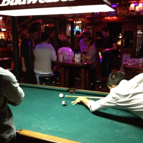 รูปภาพถ่ายที่ Streeter&#39;s Tavern โดย Leia เมื่อ 9/16/2012