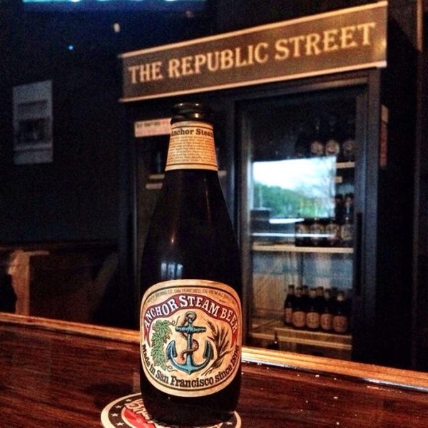 Photo taken at The Republic Street Bar by  ℋumorous on 4/5/2014