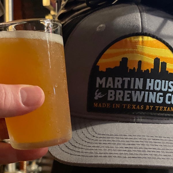 Foto tirada no(a) Martin House Brewing Company por  ℋumorous em 3/8/2023