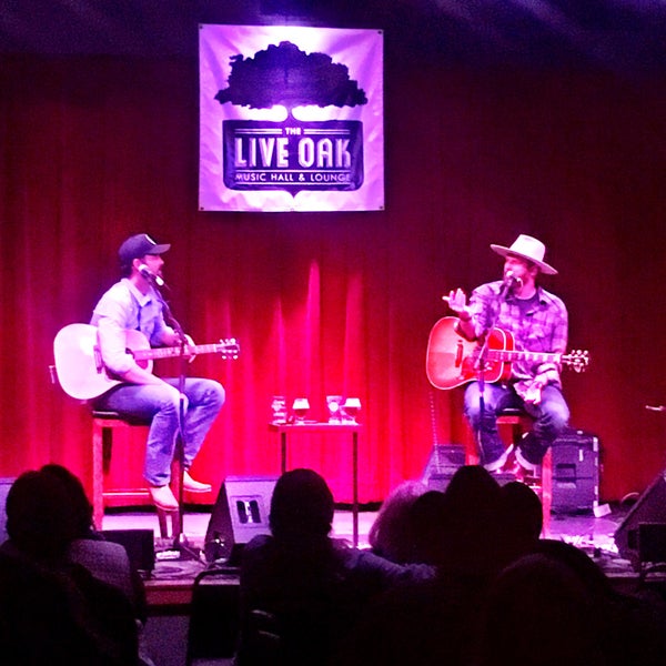 Foto tomada en Live Oak Music Hall &amp; Lounge  por  ℋumorous el 1/18/2016