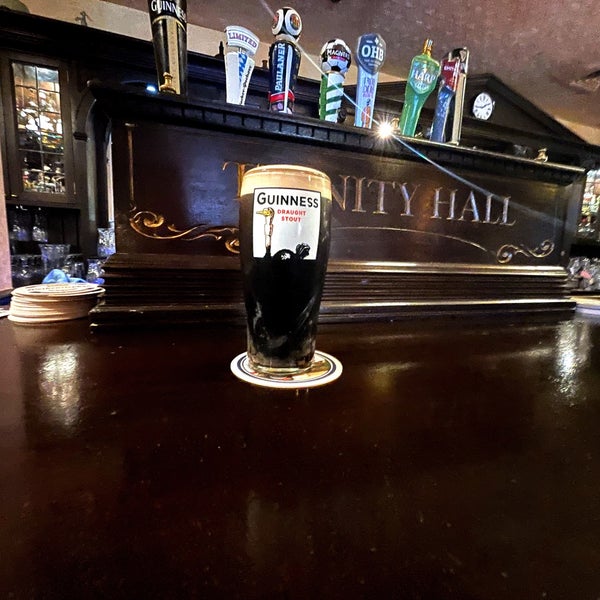 Foto tirada no(a) Trinity Hall Irish Pub and Restaurant por  ℋumorous em 6/19/2021