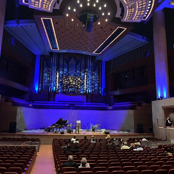 2/10/2023 tarihinde  ℋumorousziyaretçi tarafından Morton H. Meyerson Symphony Center'de çekilen fotoğraf