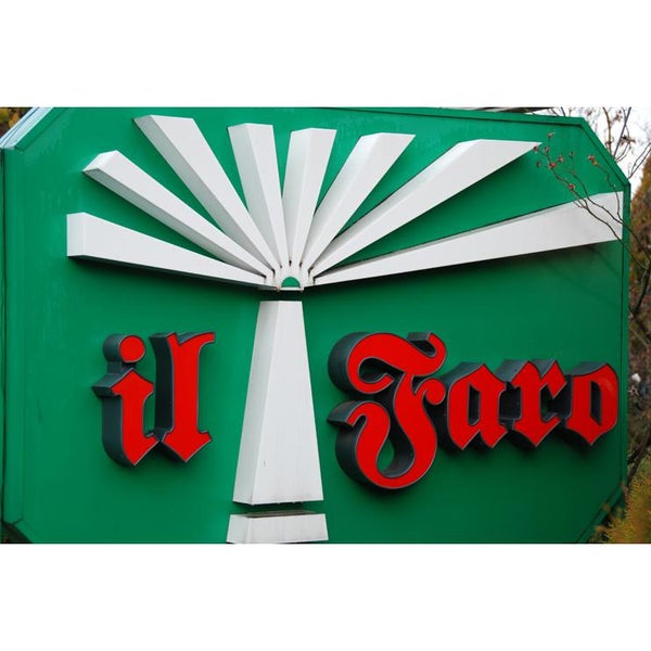 12/2/2015 tarihinde il faro pizzeria kurierziyaretçi tarafından Restaurant il Faro Zentrum'de çekilen fotoğraf