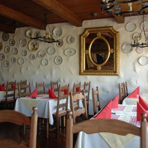 Снимок сделан в Restaurant il Faro Zentrum пользователем il faro pizzeria kurier 11/12/2015