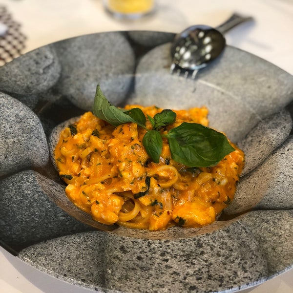 Das Foto wurde bei Garibaldi Italian Restaurant &amp; Bar von Jasmine T. am 6/30/2019 aufgenommen