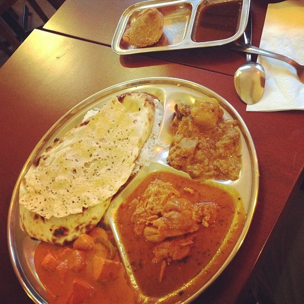 6/19/2013 tarihinde Ammer H.ziyaretçi tarafından Thali Cuisine Indienne'de çekilen fotoğraf