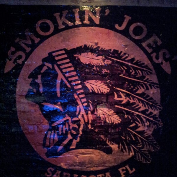 Photo prise au Smokin&#39; Joe&#39;s Sarasota par Charlie F. le9/5/2013