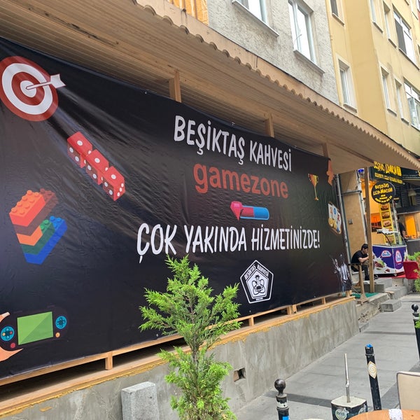 Photo prise au Beşiktaş Kahvesi Hookah Lounge par Mehmet Mehdi dalmaz le6/3/2019