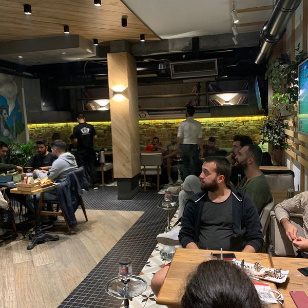 11/9/2019にMehmet Mehdi dalmazがBeşiktaş Kahvesi Hookah Loungeで撮った写真