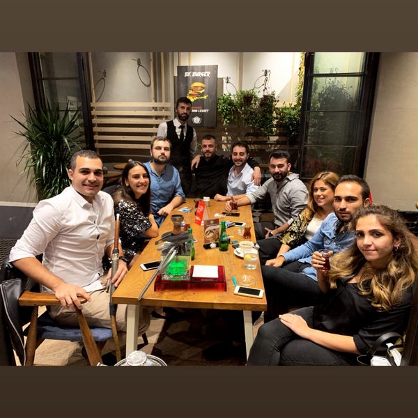 Foto scattata a Beşiktaş Kahvesi Hookah Lounge da Mehmet Mehdi dalmaz il 11/17/2019