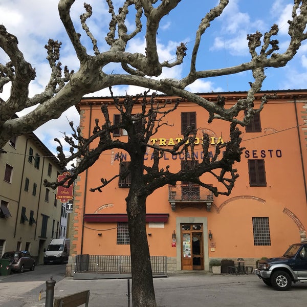 Foto diambil di Antica Locanda di Sesto oleh Massimo P. pada 12/6/2017
