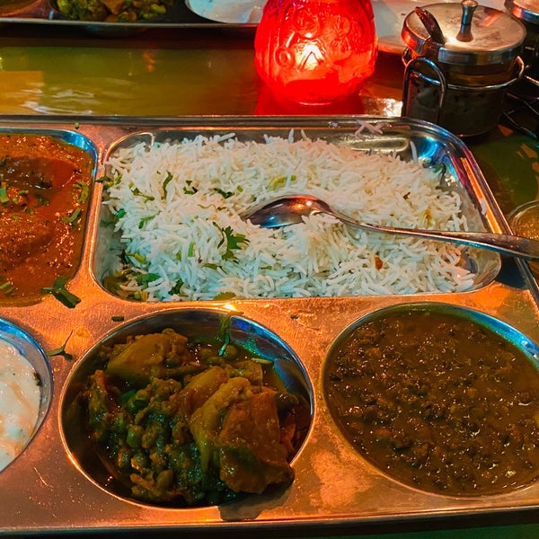 Das Foto wurde bei India&#39;s Tandoori-Authentic Indian Cuisine, Halal Food, Delivery, Fine Dining,Catering. von Kitsune am 5/24/2024 aufgenommen